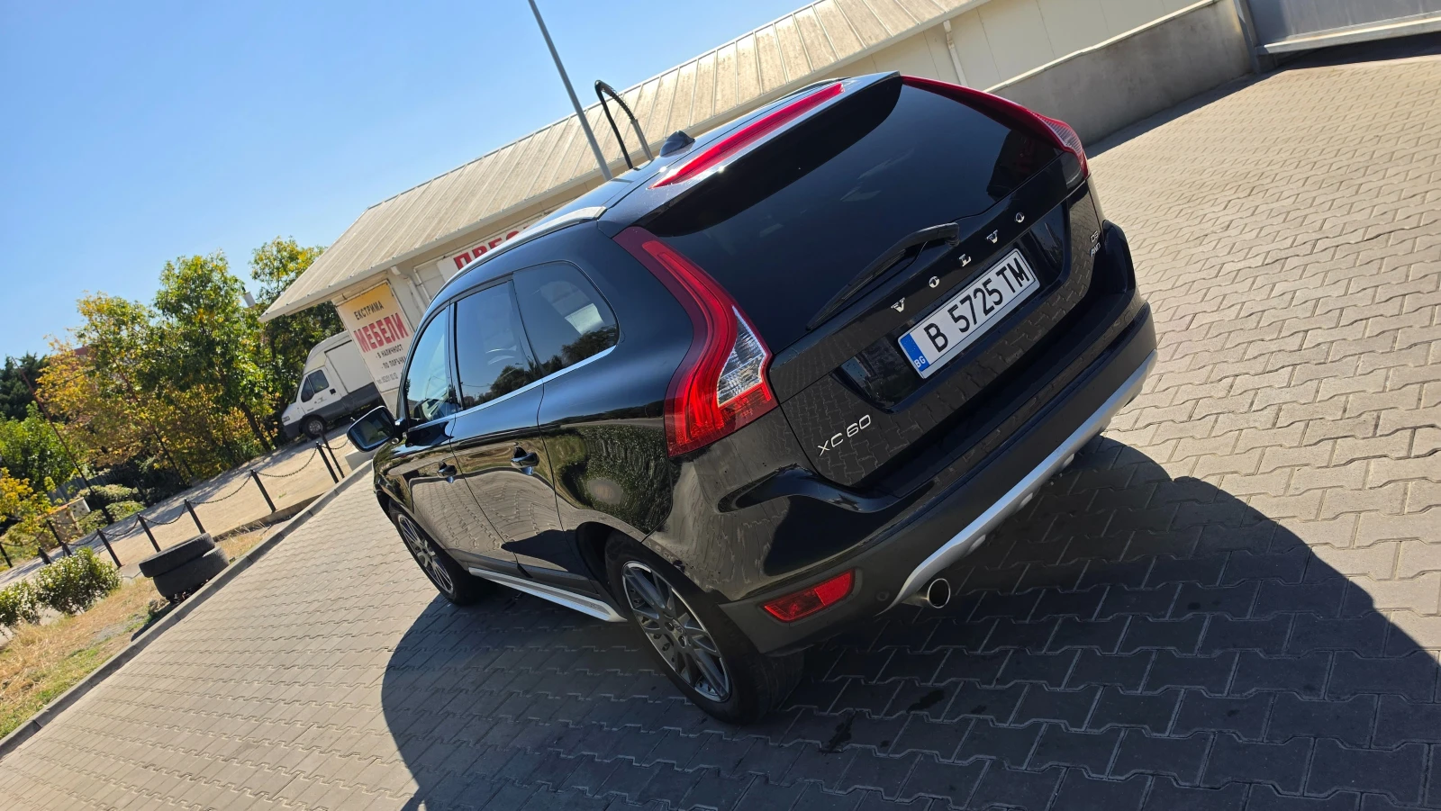 Volvo XC60 2.4 D5 AWD, снимка 5 - Автомобили и джипове - 56352230