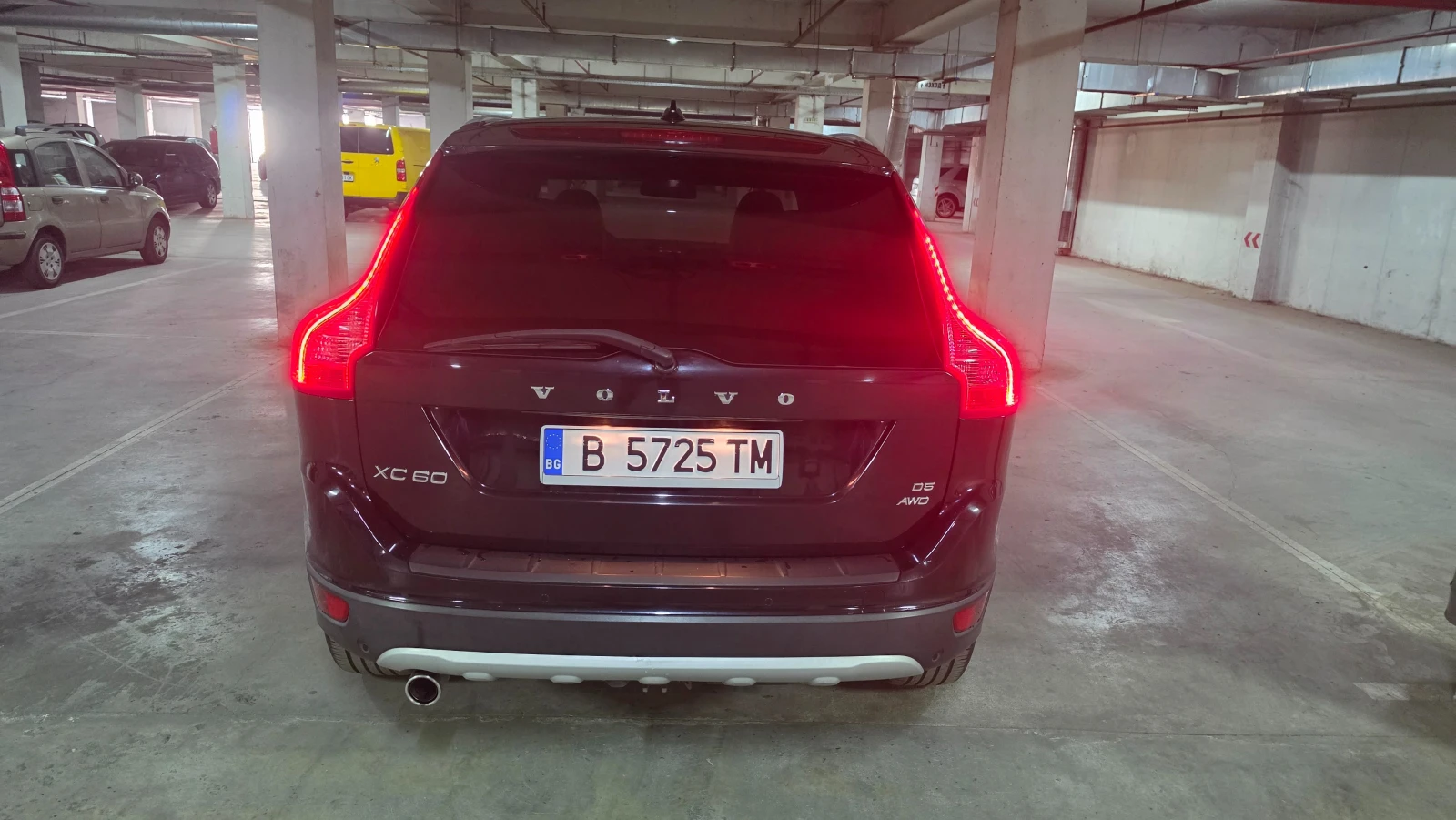 Volvo XC60 2.4 D5 AWD, снимка 17 - Автомобили и джипове - 56352230