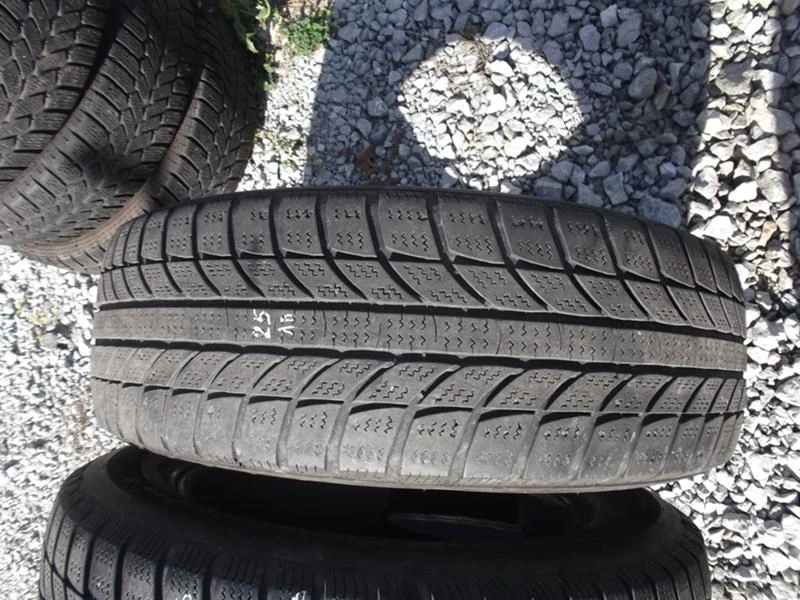 Гуми Зимни 185/65R15, снимка 3 - Гуми и джанти - 16098800