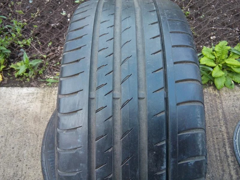 Гуми Летни 235/45R17, снимка 1 - Гуми и джанти - 18616847