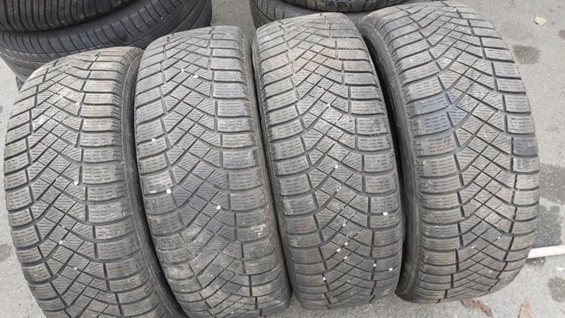 Гуми Зимни 215/65R16, снимка 2 - Гуми и джанти - 27409762