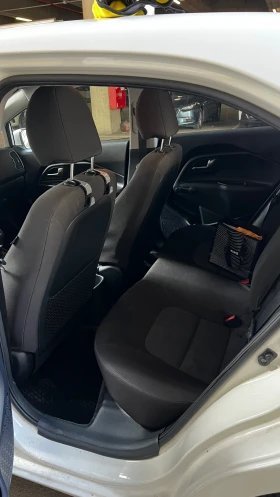 Kia Rio 1.4 Газ-бензин 6 скорости, снимка 14