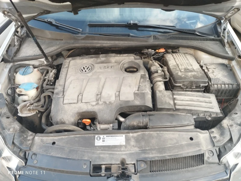 VW Golf 1.6 TDI 105 ks , снимка 4 - Автомобили и джипове - 47155618