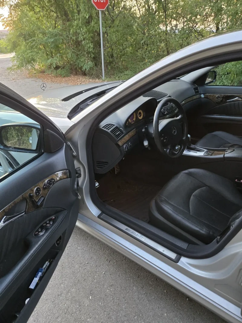 Mercedes-Benz E 500 AMG-pack, LPG, снимка 10 - Автомобили и джипове - 52349732