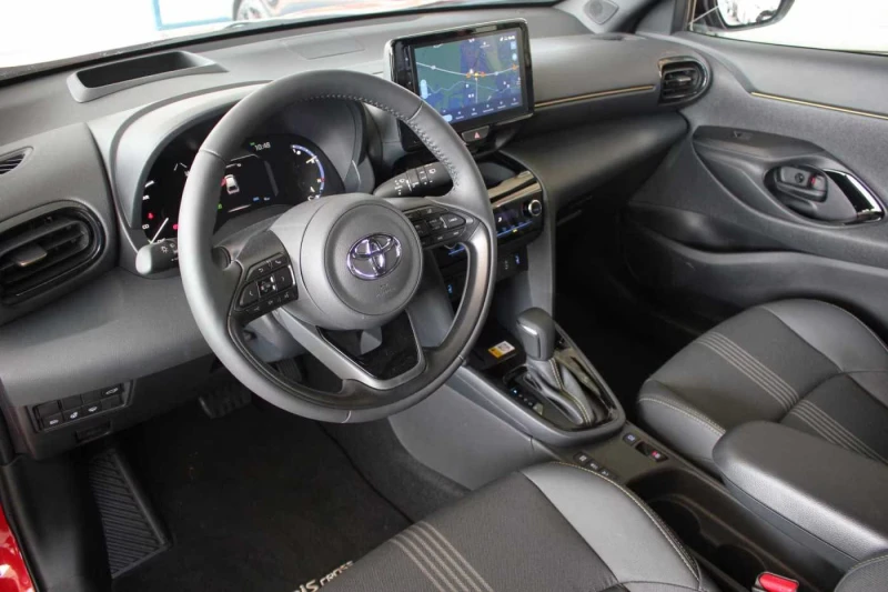 Toyota Yaris Cross ADVENTURE/116HP/HUD/CAM/NAVI/LED/KLESS/DIGI/237g, снимка 7 - Автомобили и джипове - 51534170