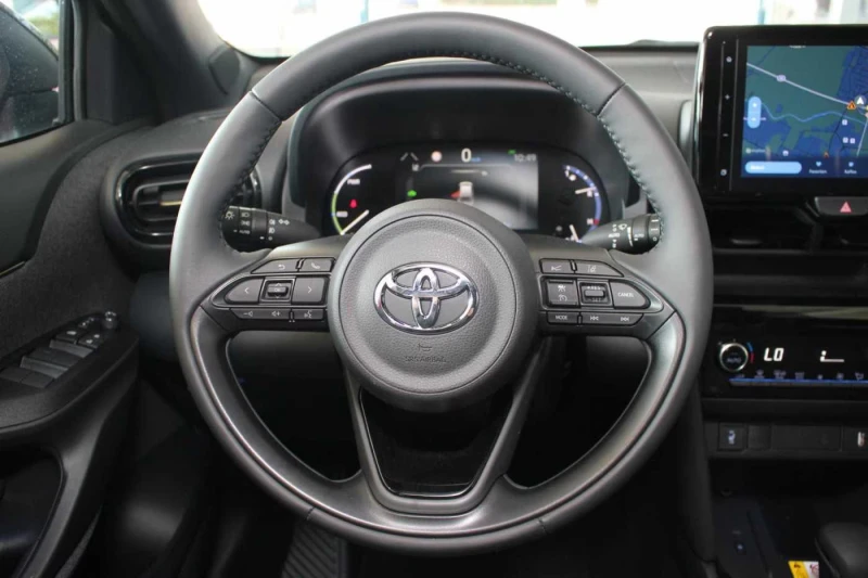 Toyota Yaris Cross ADVENTURE/116HP/HUD/CAM/NAVI/LED/KLESS/DIGI/237g, снимка 10 - Автомобили и джипове - 51534170