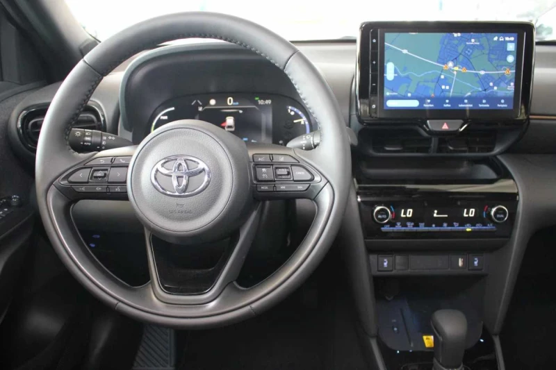 Toyota Yaris Cross ADVENTURE/116HP/HUD/CAM/NAVI/LED/KLESS/DIGI/237g, снимка 9 - Автомобили и джипове - 51534170