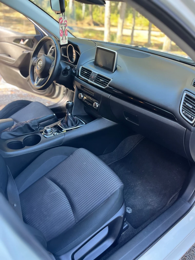 Mazda 3 2.2 SKYACTIV , снимка 9 - Автомобили и джипове - 51954938