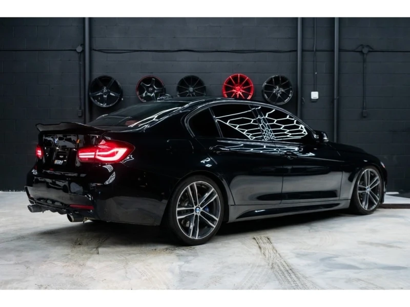 BMW 340 BLACK ON RED AWD PERFORMANCE * CARFAX* , снимка 5 - Автомобили и джипове - 52990963