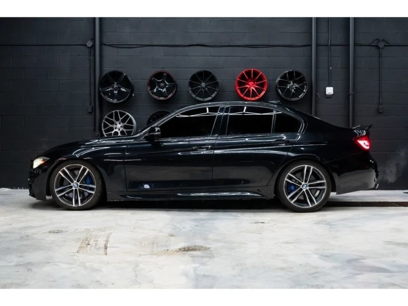 BMW 340 BLACK ON RED AWD PERFORMANCE * CARFAX* , снимка 2 - Автомобили и джипове - 52990963