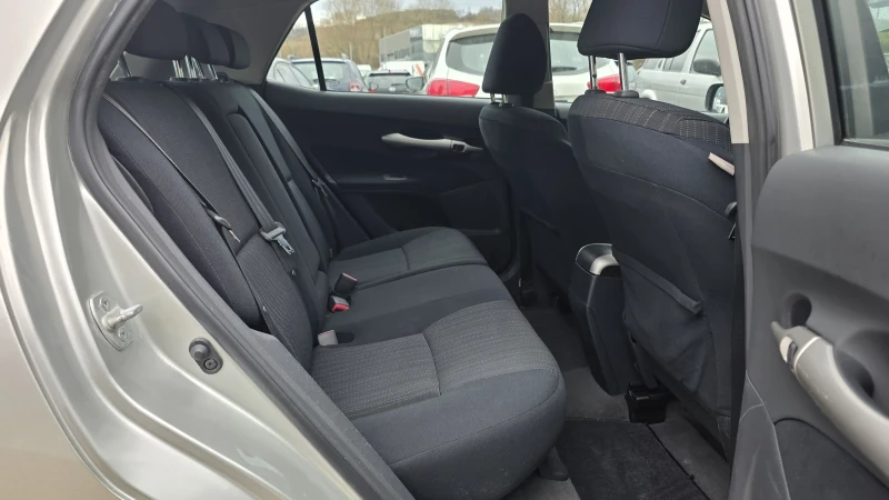 Toyota Auris 1.6i vvt, снимка 7 - Автомобили и джипове - 53013709