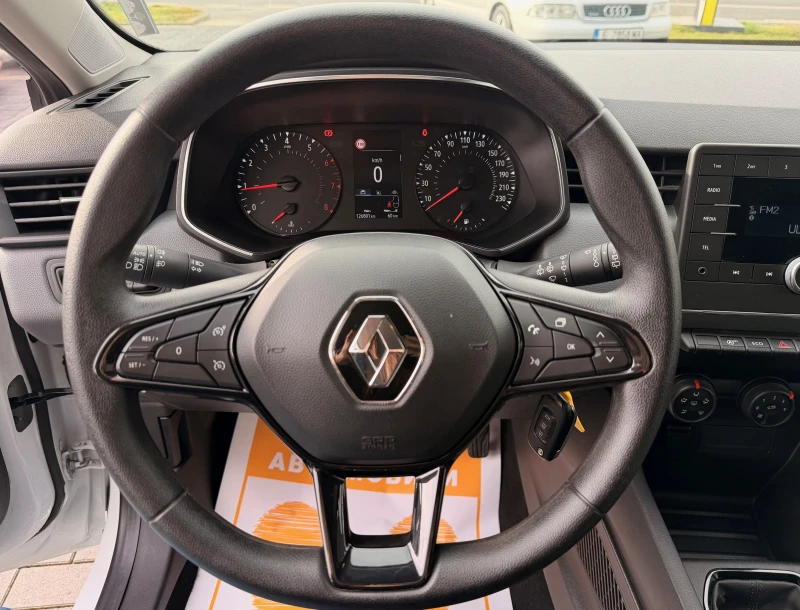 Renault Clio 1.0TCe / 100к.с., снимка 8 - Автомобили и джипове - 53316592