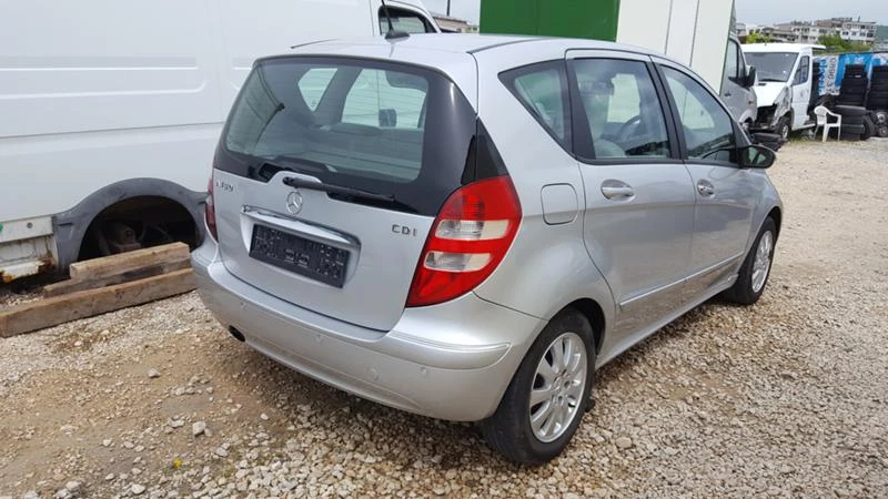 Mercedes-Benz A 180 CDI 6 ск 2БРОЯ, снимка 2 - Автомобили и джипове - 18231756