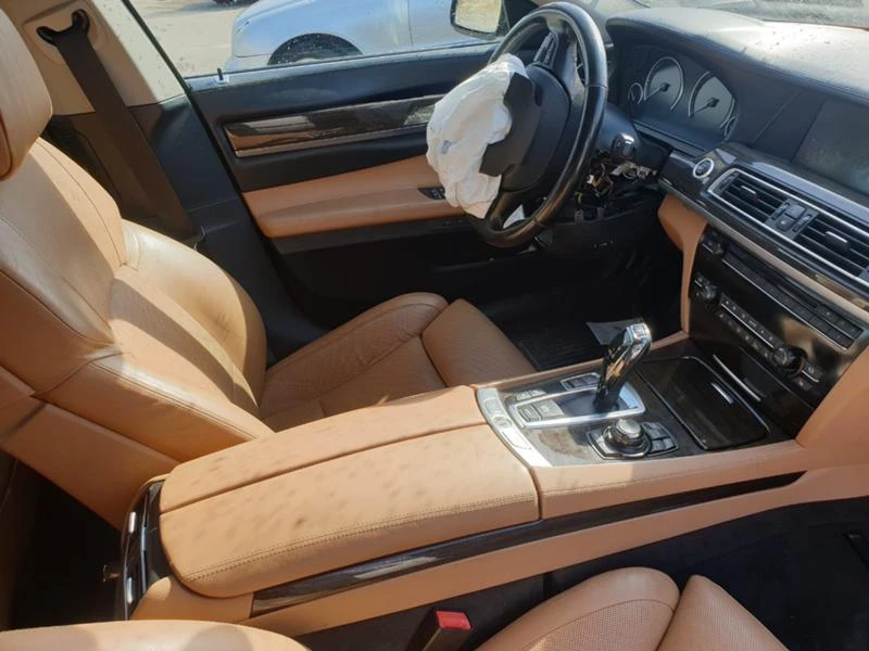 BMW 740 D X-DRIVE, снимка 15 - Автомобили и джипове - 26504339