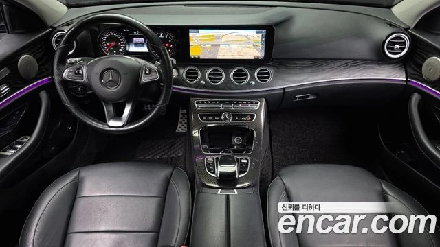 Mercedes-Benz E 200 | TOP SERVICE , снимка 7 - Автомобили и джипове - 55949587
