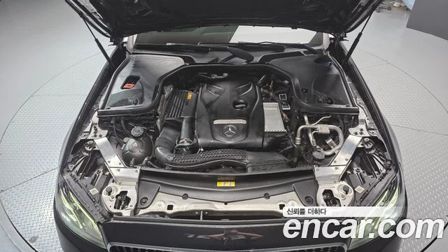 Mercedes-Benz E 200 | TOP SERVICE , снимка 6 - Автомобили и джипове - 55949587