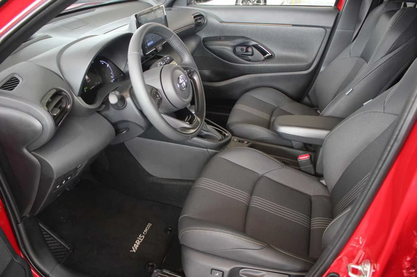 Toyota Yaris Cross ADVENTURE/116HP/HUD/CAM/NAVI/LED/KLESS/DIGI/237g - изображение 6