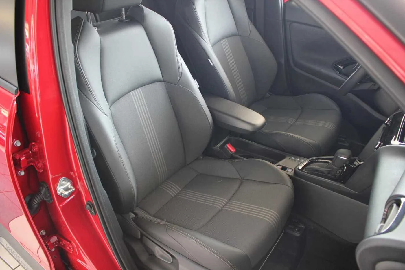 Toyota Yaris Cross ADVENTURE/116HP/HUD/CAM/NAVI/LED/KLESS/DIGI/237g | Mobile.bg   14