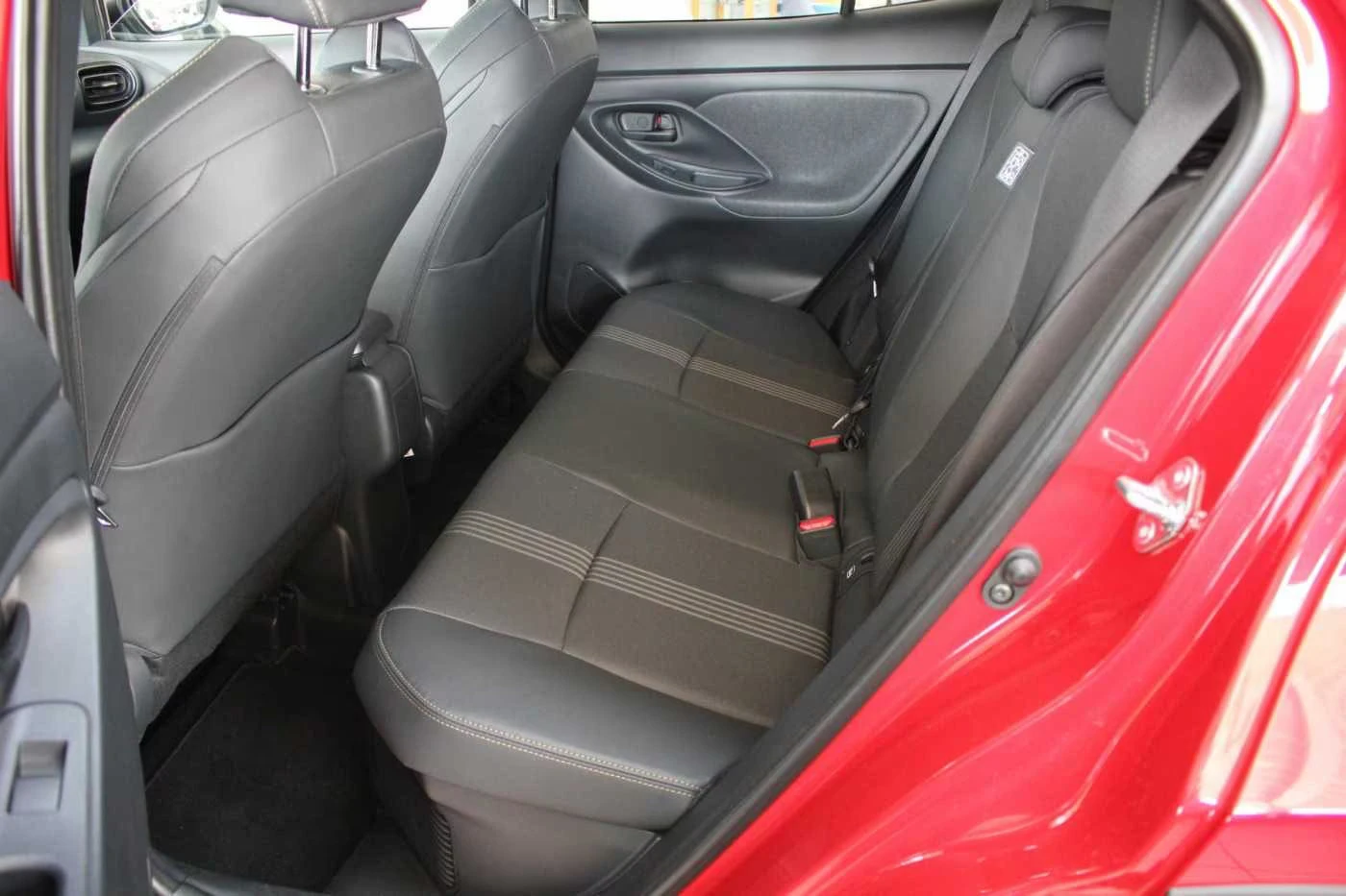 Toyota Yaris Cross ADVENTURE/116HP/HUD/CAM/NAVI/LED/KLESS/DIGI/237g | Mobile.bg   15