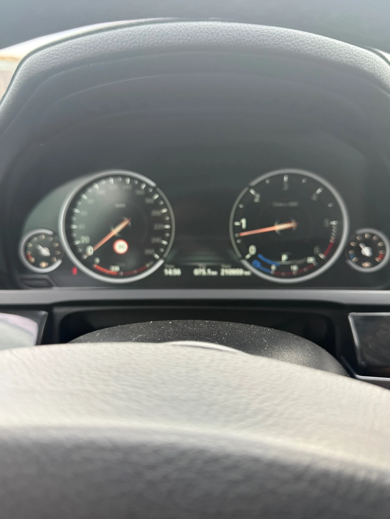 BMW 740 F01 - изображение 8