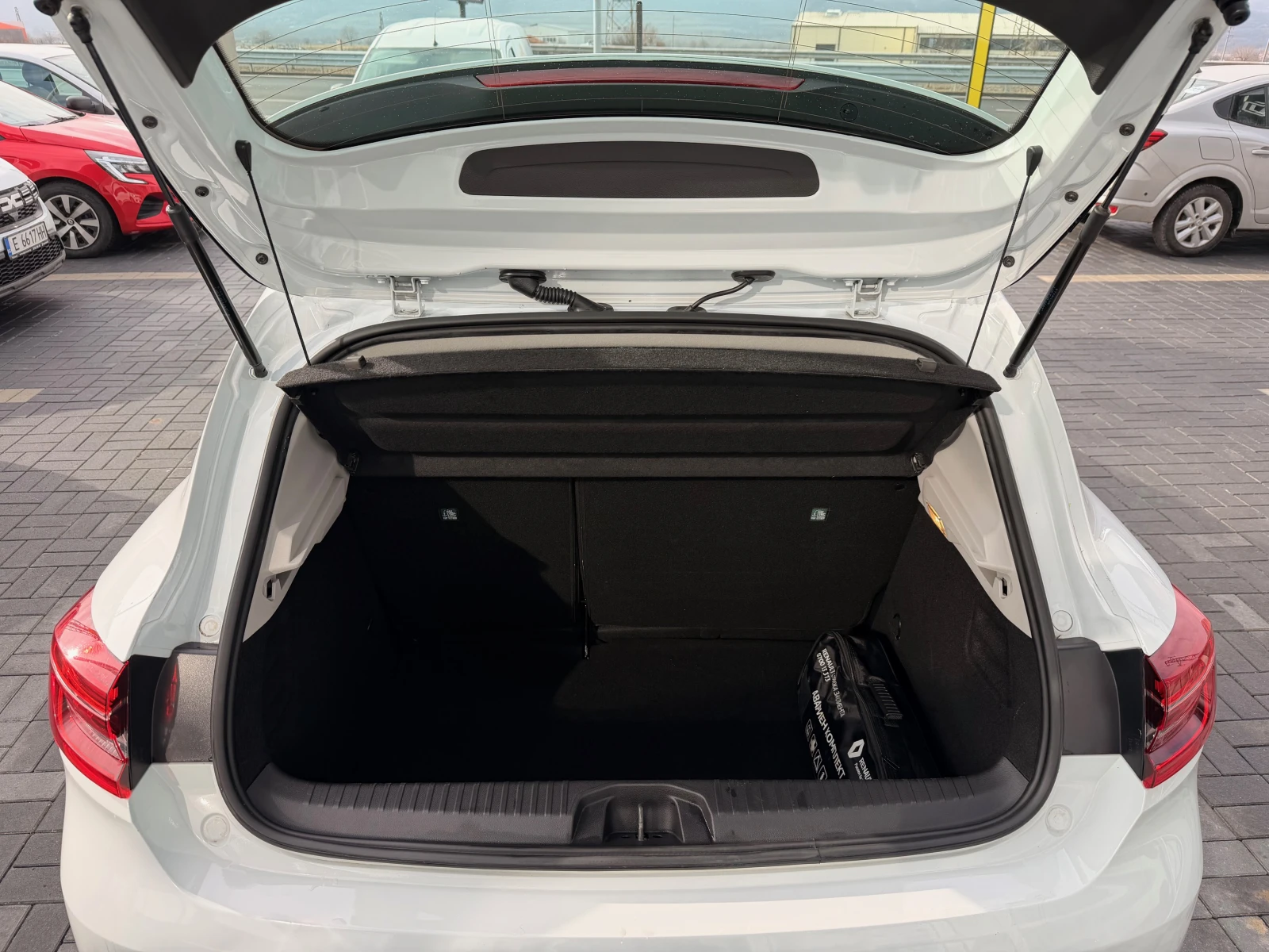 Renault Clio 1.0TCe / 100�.�. | Mobile.bg � ����������� 15