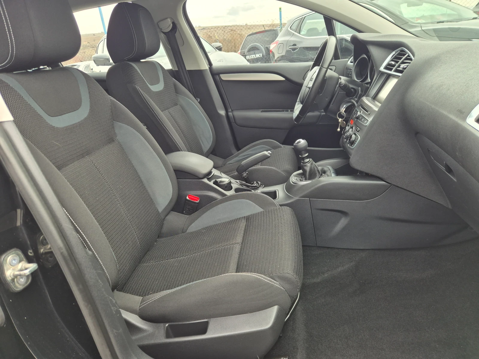 Citroen C4 1.6 HDI, снимка 13 - Автомобили и джипове - 53947951