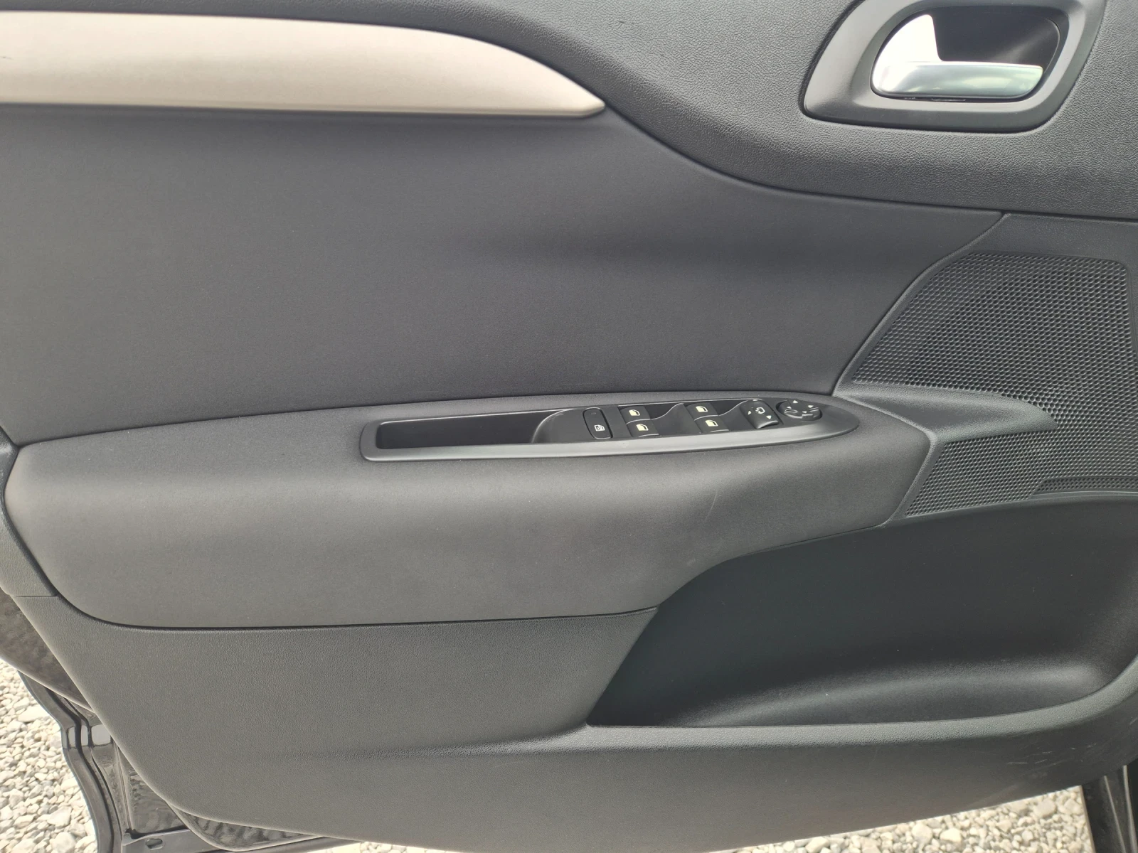 Citroen C4 1.6 HDI, снимка 8 - Автомобили и джипове - 53947951