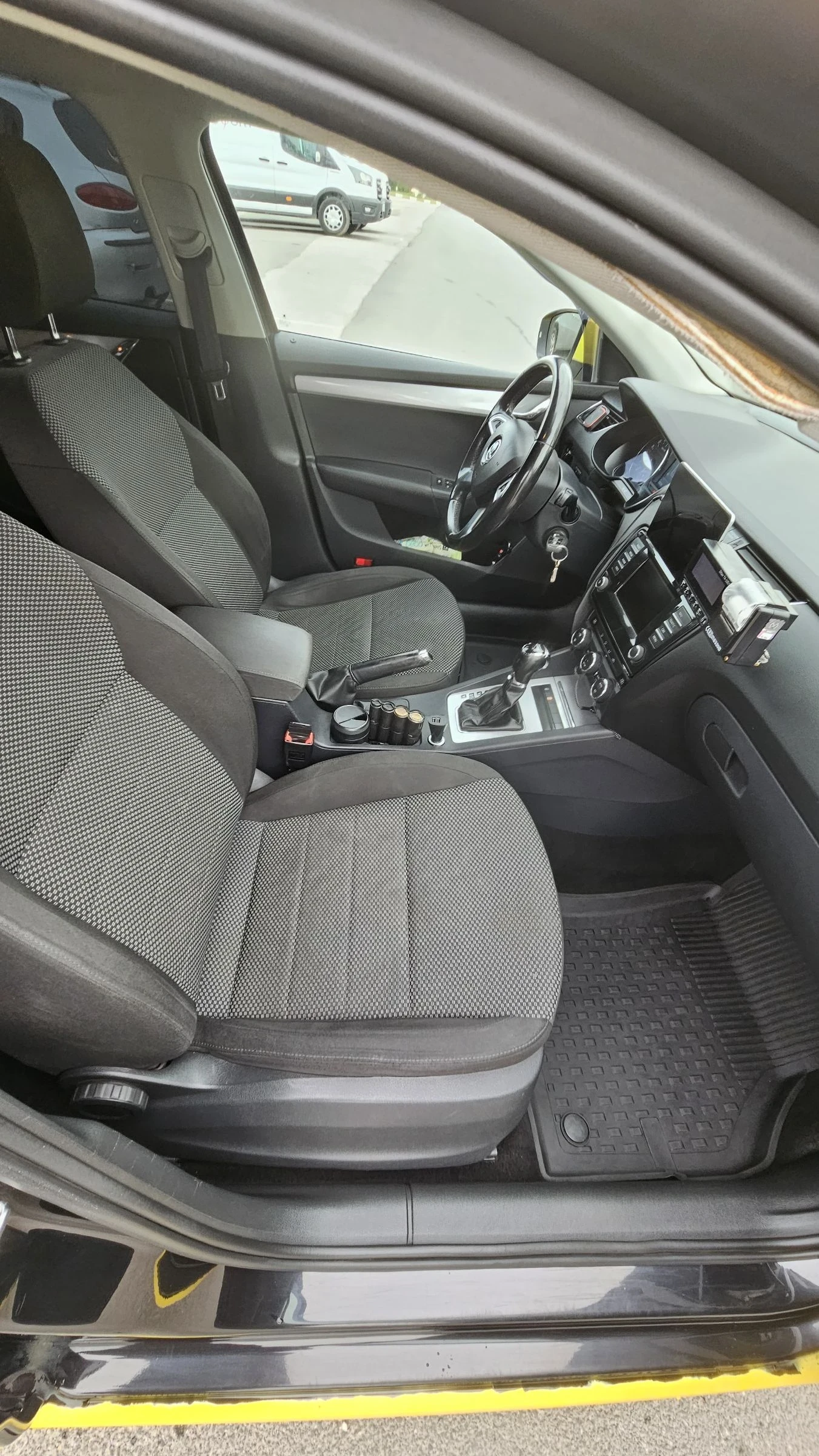 Skoda Octavia 2.0 TDI 150Hp  DSG 6, снимка 11 - Автомобили и джипове - 54179661