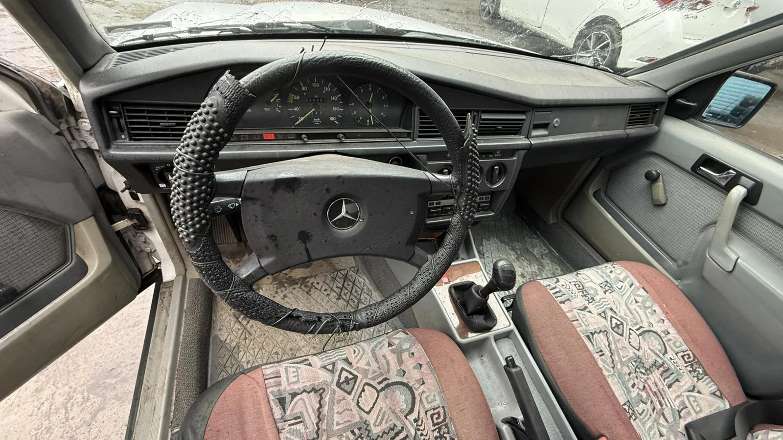 Mercedes-Benz 190, снимка 5 - Автомобили и джипове - 54187165