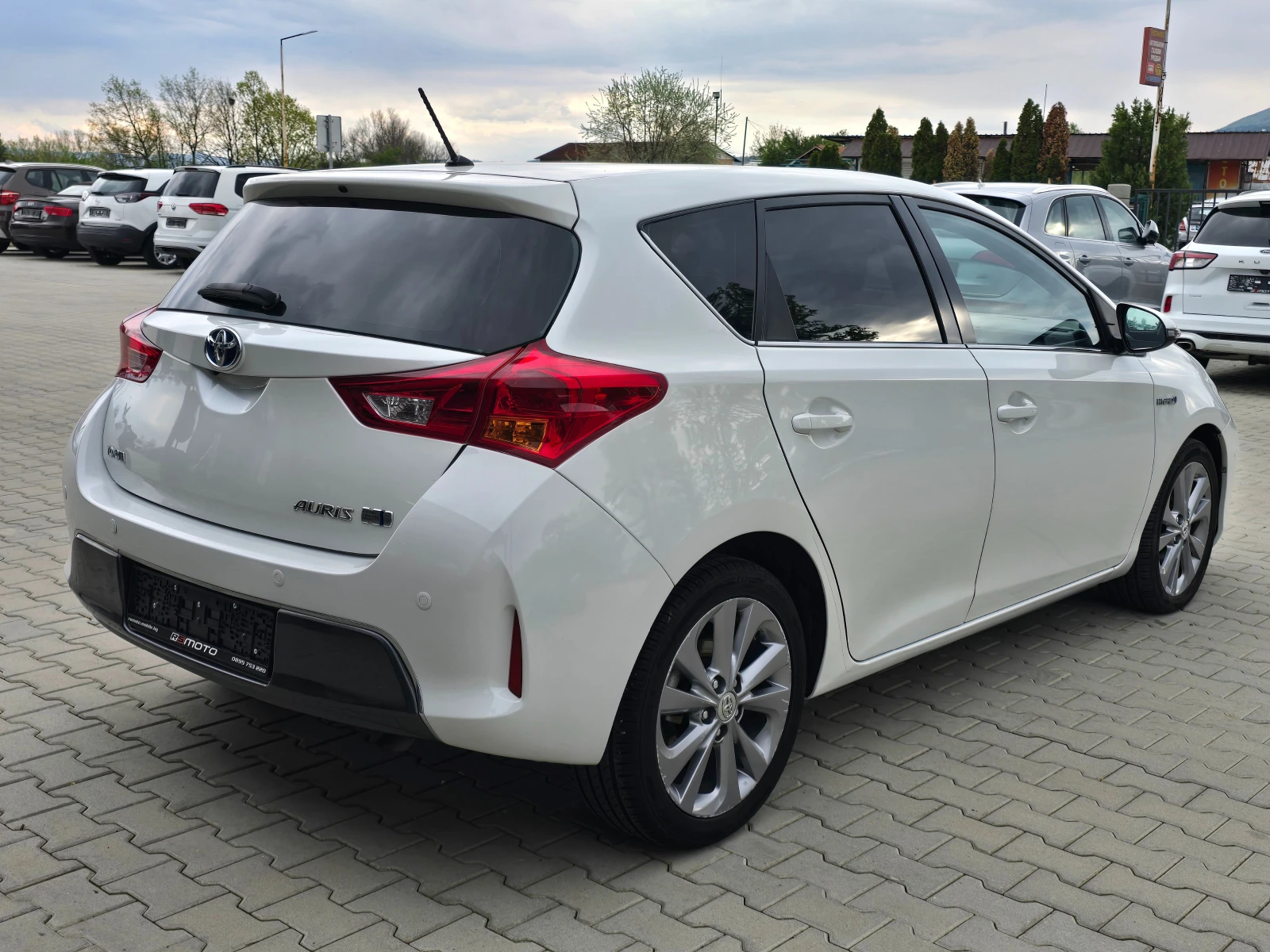 Toyota Auris 1.8 HYBRID, 136�.�., �������, ����! | Mobile.bg � ����������� 3