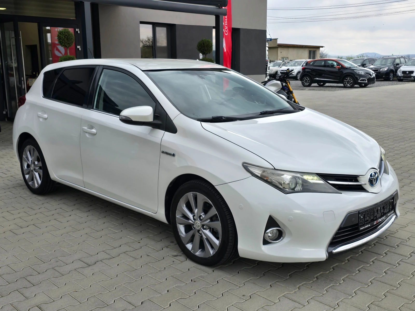 Toyota Auris 1.8 HYBRID, 136�.�., �������, ����! | Mobile.bg � ����������� 2