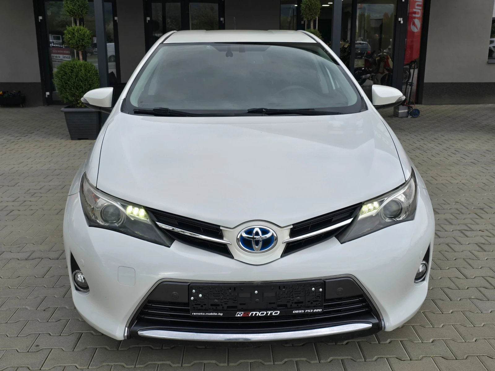Toyota Auris 1.8 HYBRID, 136�.�., �������, ����! | Mobile.bg � ����������� 8