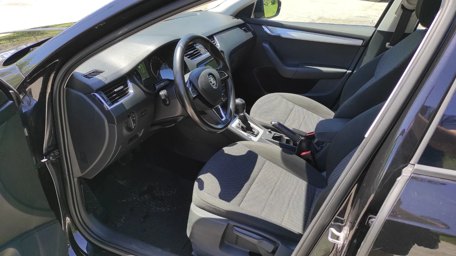 Skoda Octavia, снимка 7 - Автомобили и джипове - 54643941