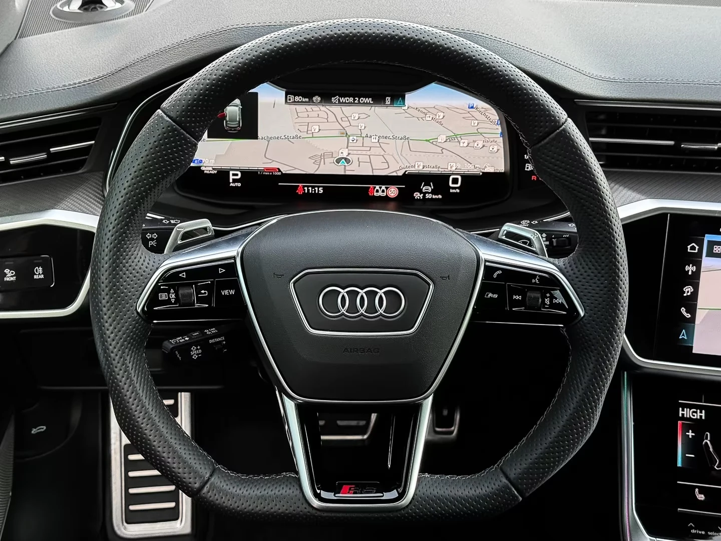 Audi Rs6 DYNAMIC / MATRIX / B&O / VIRTUAL COCKPIT PLUS, снимка 12 - Автомобили и джипове - 55123313
