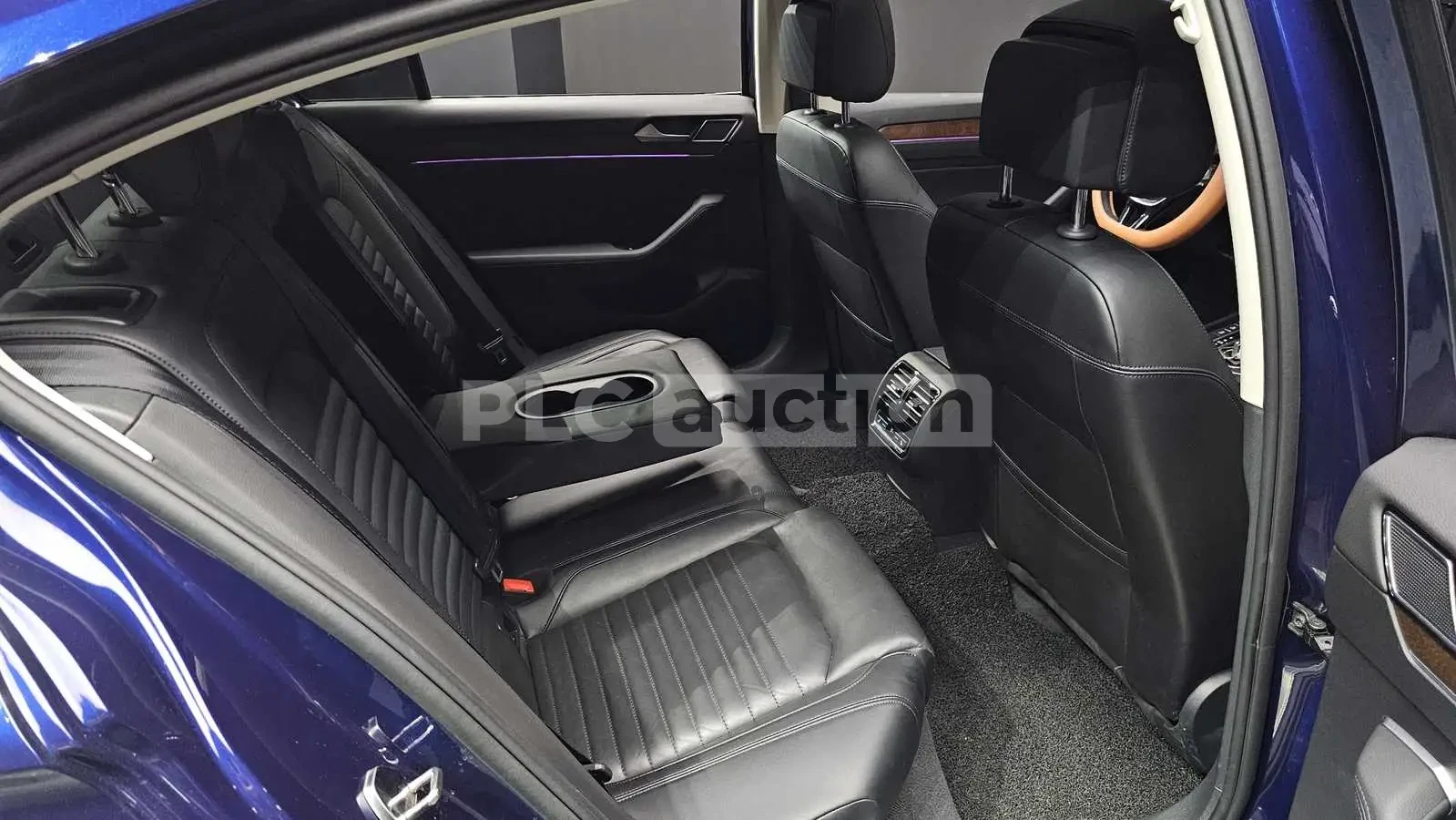 VW Passat 2.0TDI PRESTIGE! PANO/HEAD-UP/CAM, снимка 10 - Автомобили и джипове - 55225305