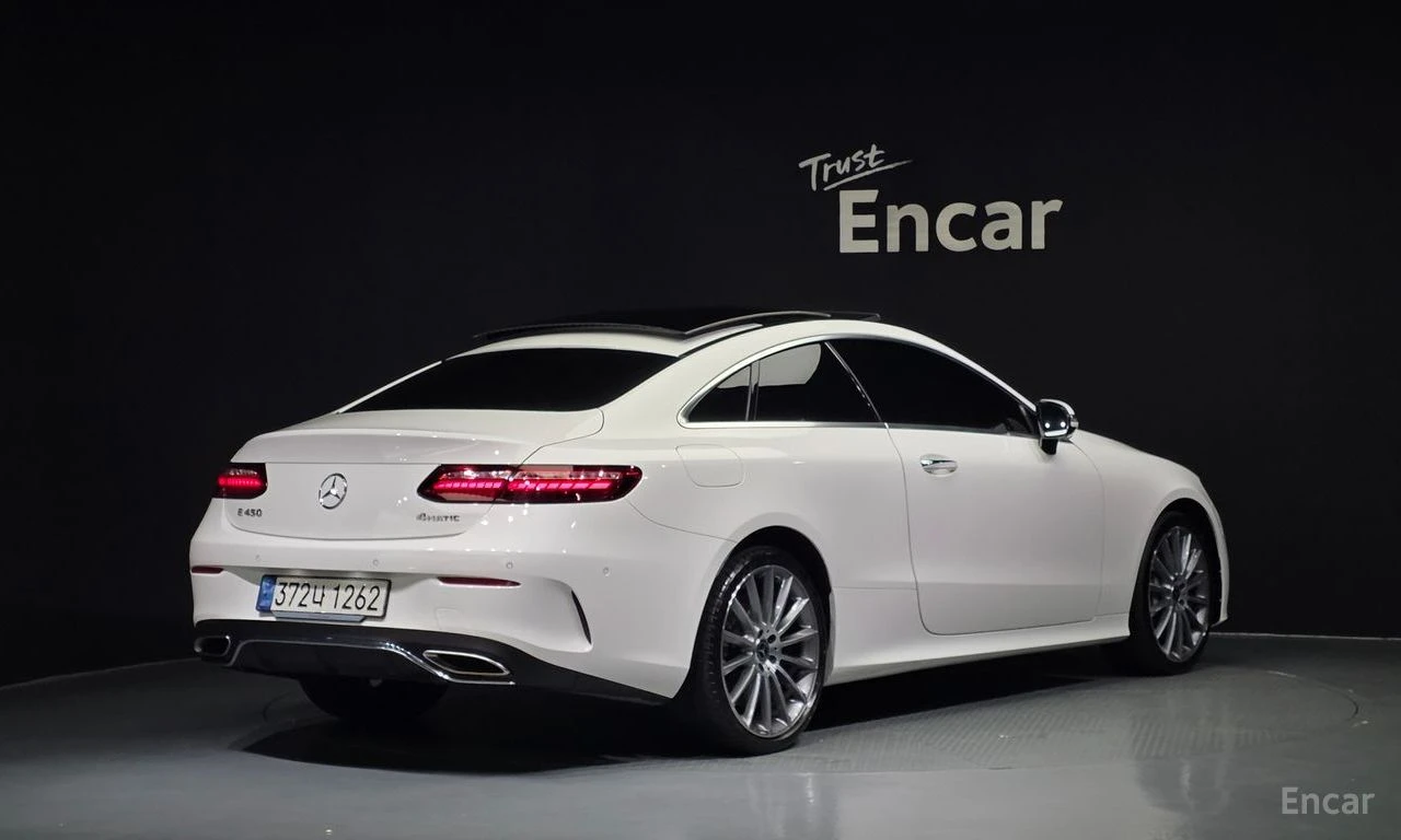 Mercedes-Benz E 450 4MATIC AMG LINE* BURMESTER* ХЕДЪП* 360* DISTRONIC*, снимка 3 - Автомобили и джипове - 55381893