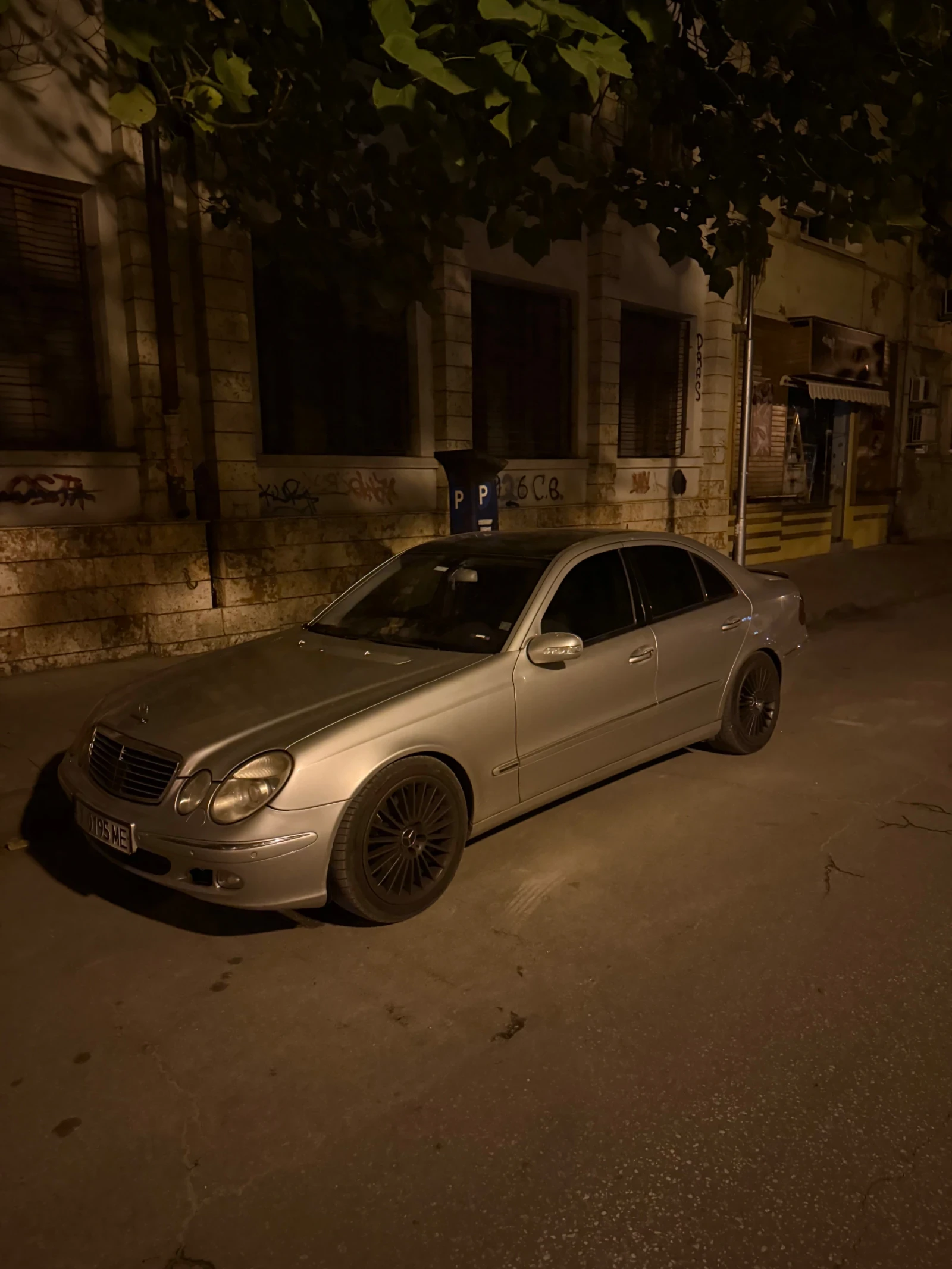 Mercedes-Benz E 270, снимка 13 - Автомобили и джипове - 55429515