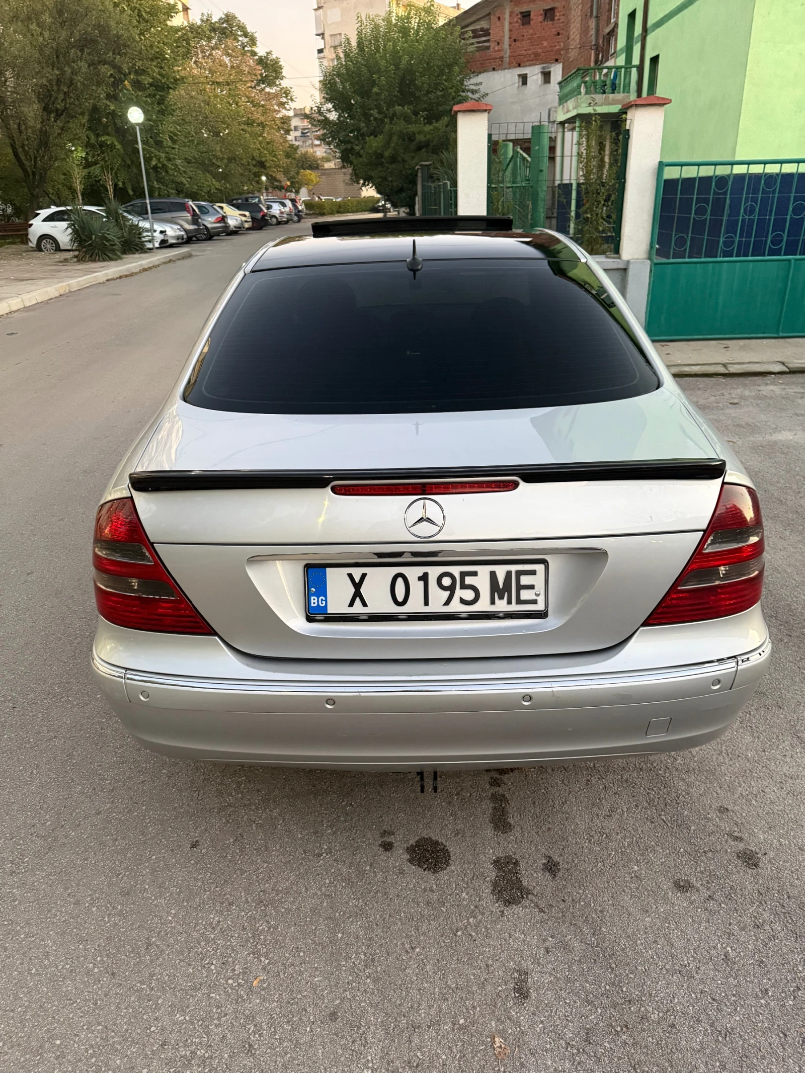Mercedes-Benz E 270, снимка 8 - Автомобили и джипове - 55429515