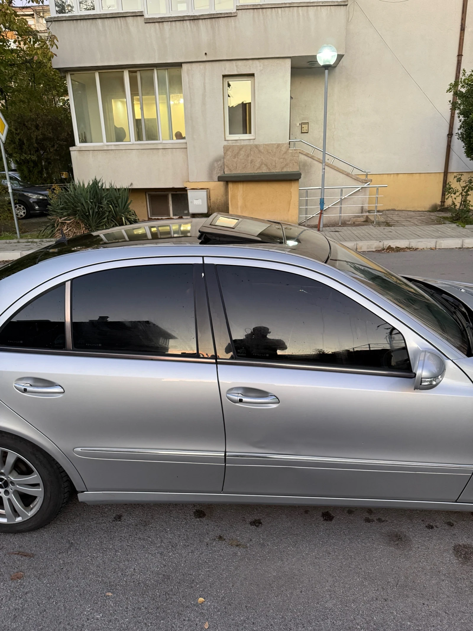 Mercedes-Benz E 270, снимка 6 - Автомобили и джипове - 55429515