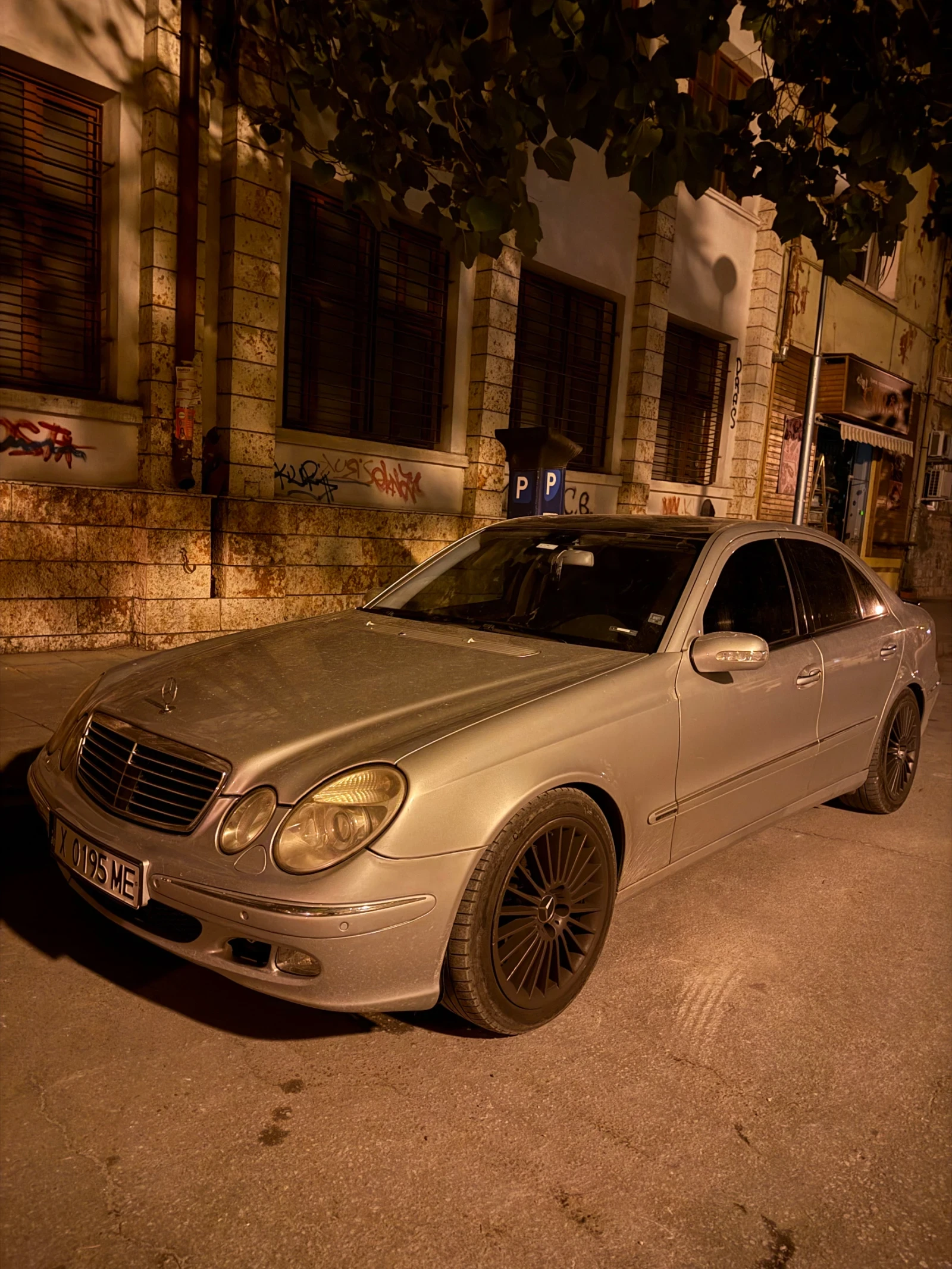 Mercedes-Benz E 270, снимка 12 - Автомобили и джипове - 55429515