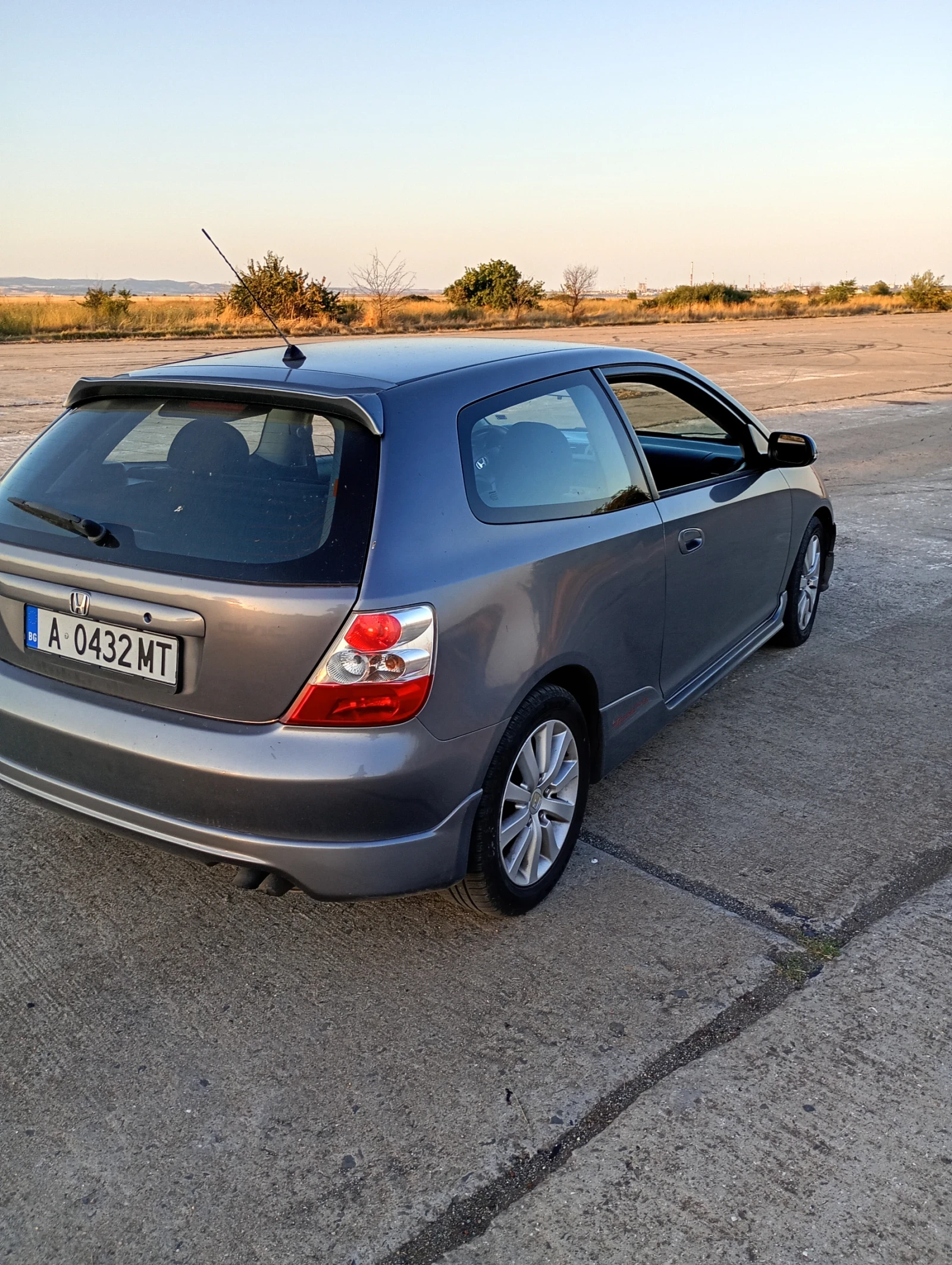 Honda Civic Honda Civic 1.7, снимка 3 - Автомобили и джипове - 55480081