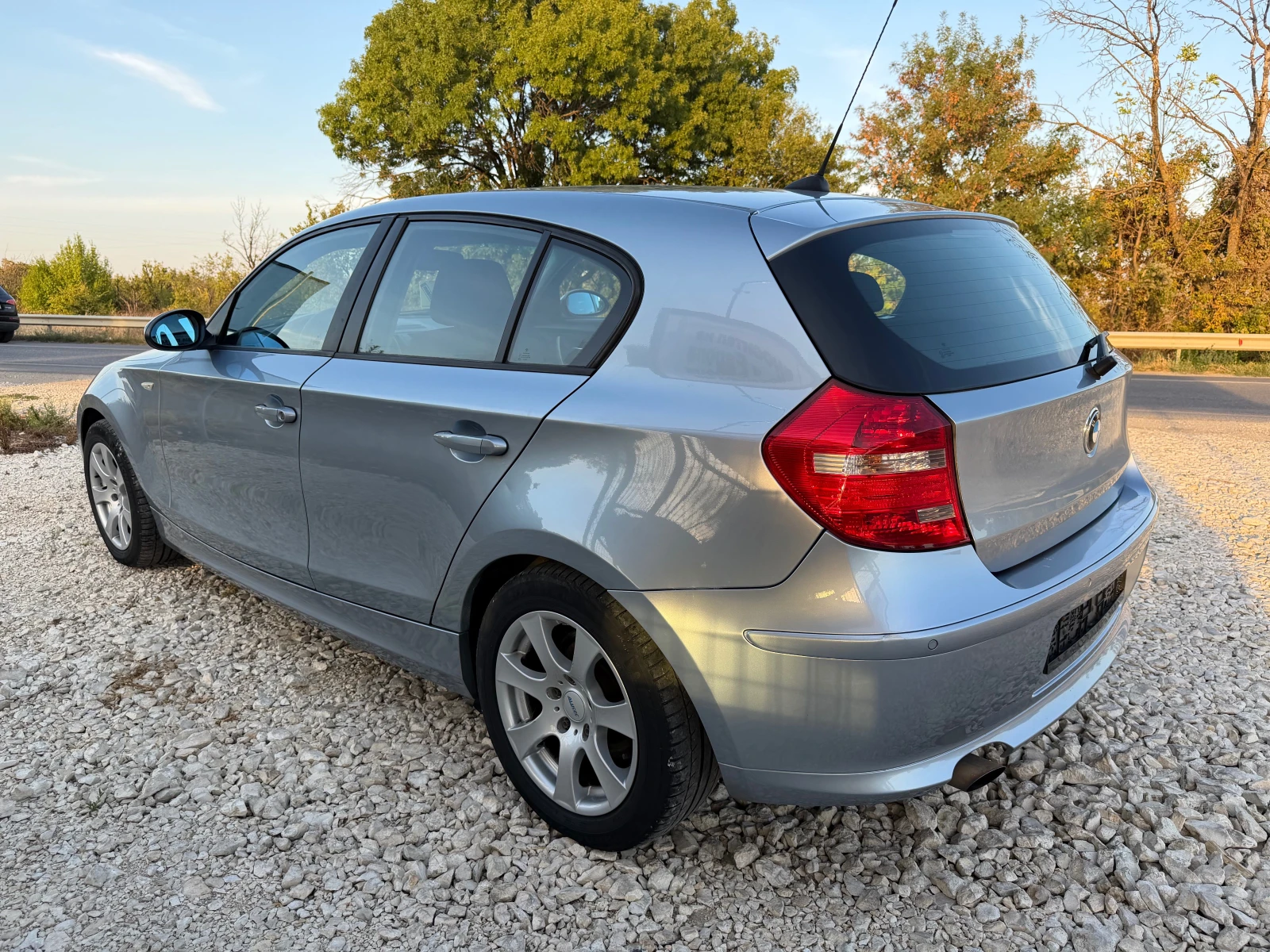 BMW 118 D-2.0d/143p.s-Facelift, снимка 4 - Автомобили и джипове - 56153675