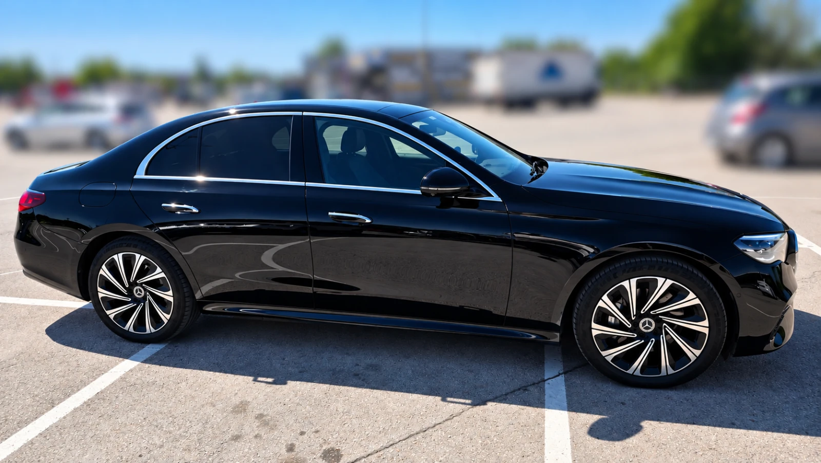Mercedes-Benz E 300 4MATIC | Burmester 4D | AIRMATIC | 25 kWh Battery, снимка 12 - Автомобили и джипове - 56231268