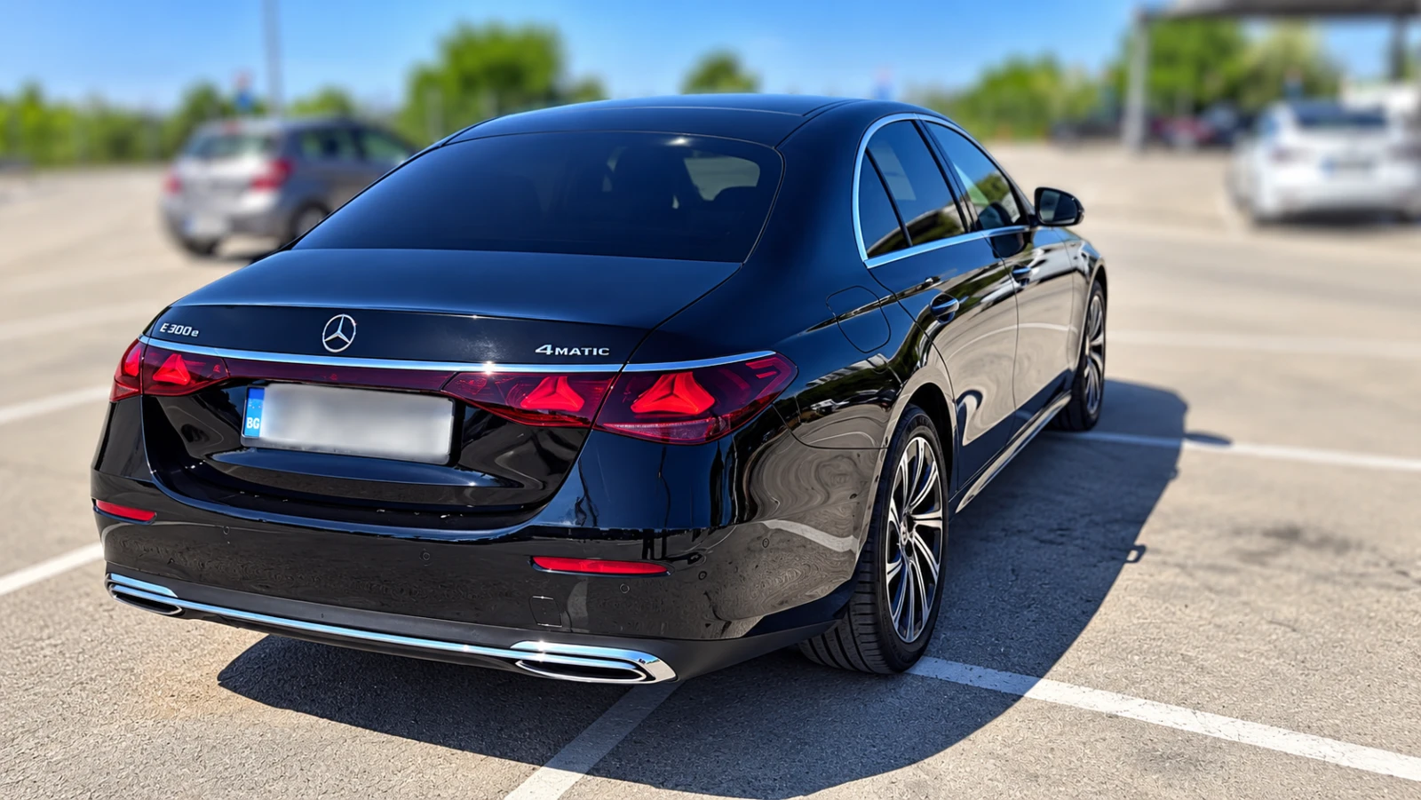 Mercedes-Benz E 300 4MATIC | Burmester 4D | AIRMATIC | 25 kWh Battery, снимка 6 - Автомобили и джипове - 56231268