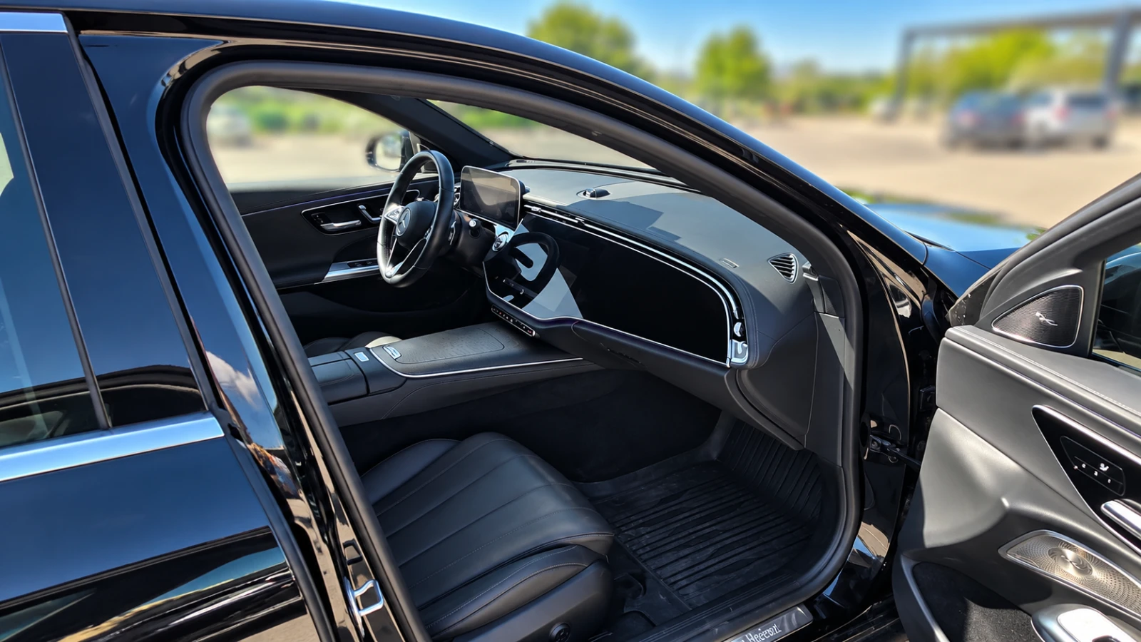 Mercedes-Benz E 300 4MATIC | Burmester 4D | AIRMATIC | 25 kWh Battery, снимка 5 - Автомобили и джипове - 56231268