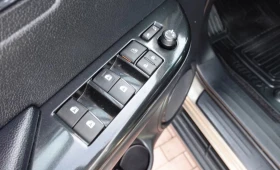 Toyota Hilux 2.8D4-D 6AT Invincible + Sport, снимка 9
