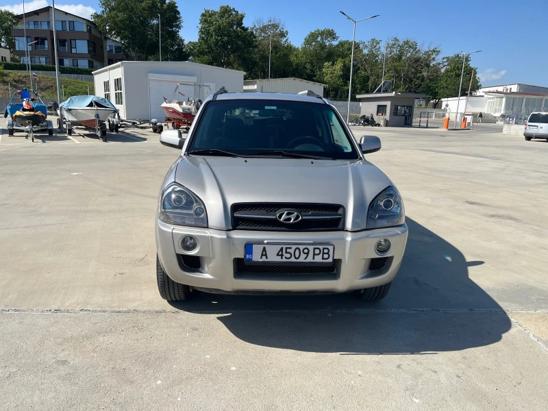 Hyundai Tucson 2.0 ГАЗ, снимка 1 - Автомобили и джипове - 47503105