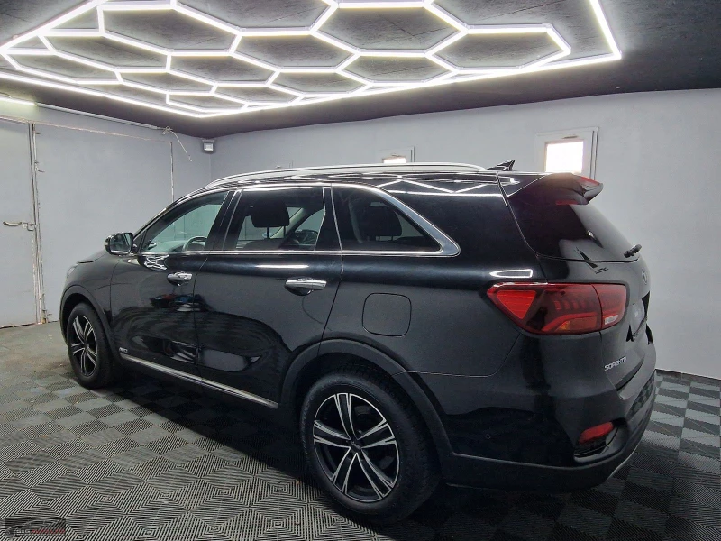 Kia Sorento Platinum Edition/200HP/4X4/PANO/LED/CARPLAY/260b, снимка 3 - Автомобили и джипове - 47604635