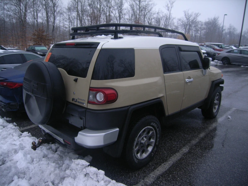 Toyota Fj cruiser w/Rear Doors, снимка 3 - Автомобили и джипове - 49240007