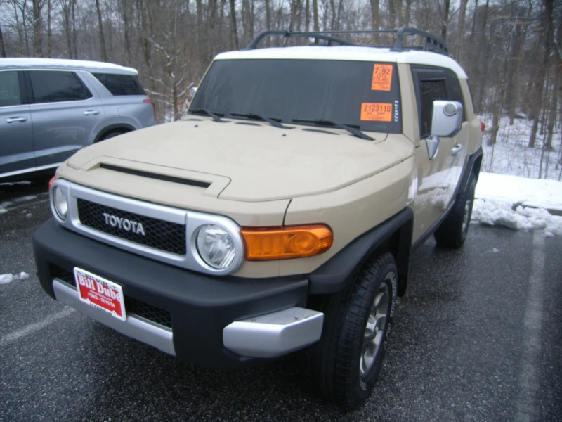 Toyota Fj cruiser w/Rear Doors, снимка 1 - Автомобили и джипове - 49240007